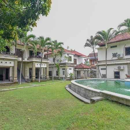 Reddoorz Plus Near Seminyak Square Denpasar Esterno foto