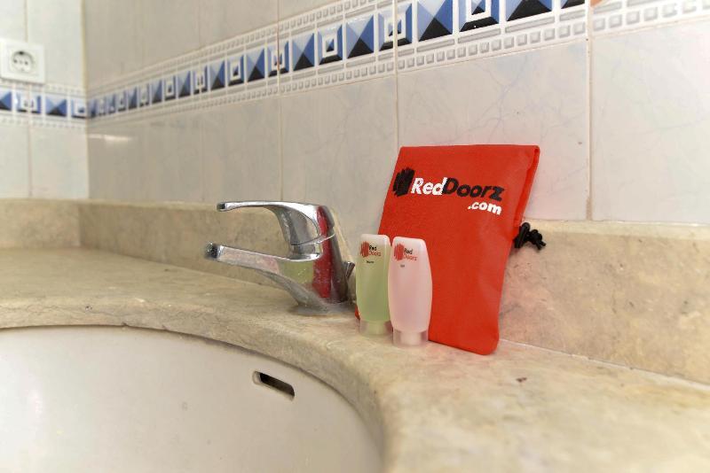 Reddoorz Plus Near Seminyak Square Denpasar Esterno foto