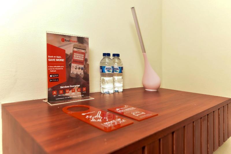 Reddoorz Plus Near Seminyak Square Denpasar Esterno foto